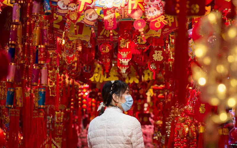 Người dân sắm tết tại Tây An, thành phố nổi lên là điểm đến được ưa chuộng của du khách Trung Quốc năm nay (Ảnh: Xinhua) Người châu Á đi đâu dịp Tết Tân Sửu? -0