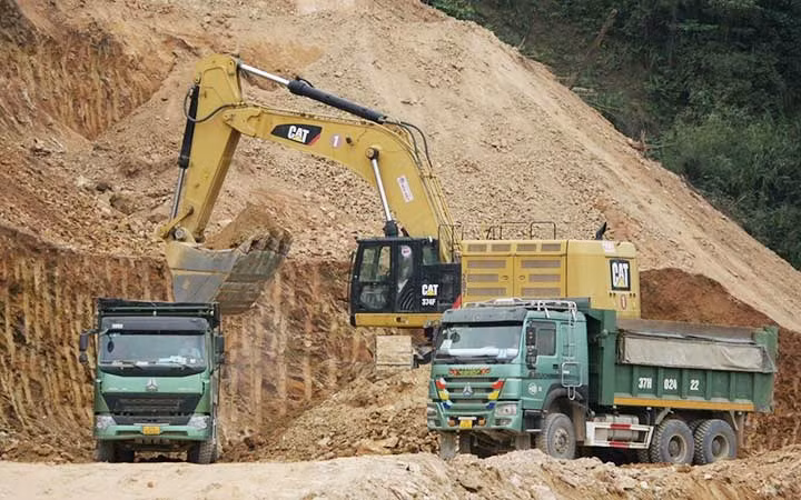 Thi công dự án đường cao tốc bắc-nam phía đông, đoạn qua Nghệ An.