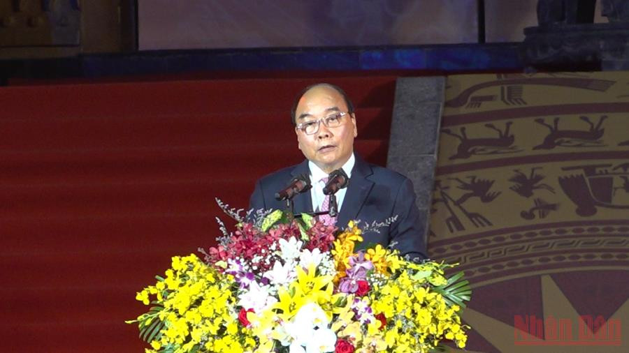 Chủ tịch nước Nguyễn Xuân Phúc phát biểu tại lễ khánh thành Đền thờ Vua Hùng thành phố Cần Thơ. Ảnh: THANH TÂM Chủ tịch nước Nguyễn Xuân Phúc dự Lễ khánh thành Đền thờ Vua Hùng tại Cần Thơ -0