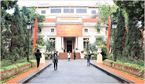 Trưng bày Tư liệu – Báo Xuân Nhâm Dần 2022 “Đảng và Mùa xuân đất nước” -0