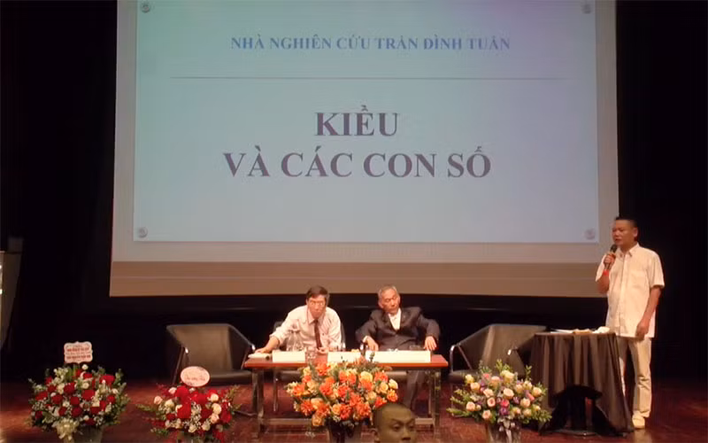 Nhà nghiên cứu Trần Đình Tuấn diễn giải về Kiều.