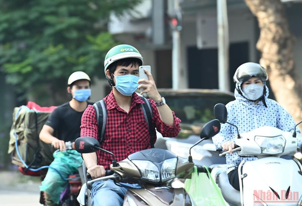 Hà Nội nhộn nhịp trở lại trong ngày đầu nới lỏng giãn cách ảnh 7 Hà Nội nhộn nhịp trở lại trong ngày đầu nới lỏng giãn cách -0