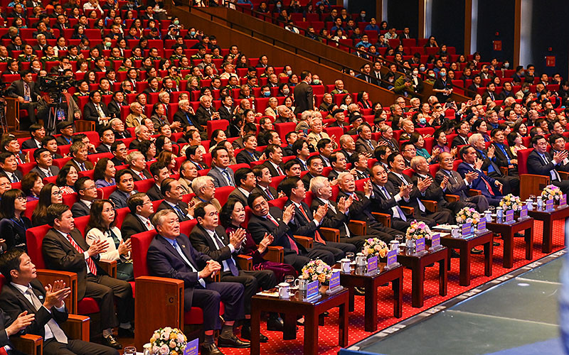 Các đồng chí lãnh đạo, nguyên lãnh đạo Đảng, Nhà nước dự lễ kỷ niệm. Đoàn TNCS Hồ Chí Minh lần thứ ba đón nhận Huân chương Hồ Chí Minh -0