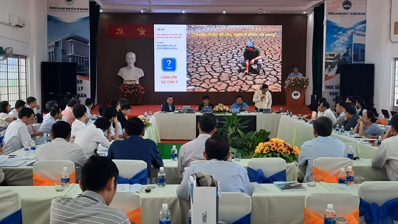 Hội thảo “Chính sách thích ứng biến đổi khí hậu ở đồng bằng sông Cửu Long” được tổ chức tại Trường đại học Kinh tế TP Hồ Chí Minh – Phân hiệu Vĩnh Long, ngày 30-10. 