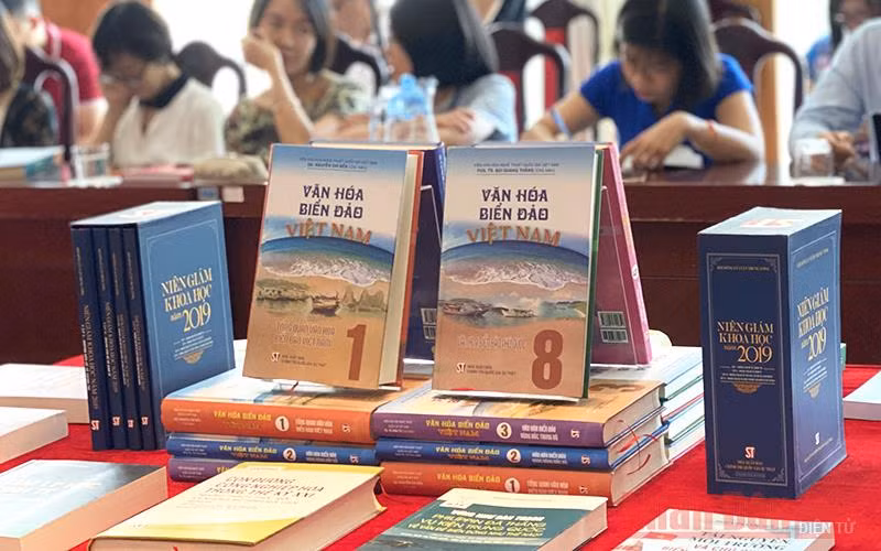 Điểm qua một số ấn phẩm tiêu biểu về chủ đề văn hóa, biển đảo mới phát hành -0