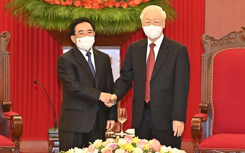 Tổng Bí thư Nguyễn Phú Trọng tiếp Thủ tướng Chính phủ nước Cộng hòa Dân chủ Nhân dân Lào Phankham Viphavanh. (Ảnh: ĐĂNG KHOA)