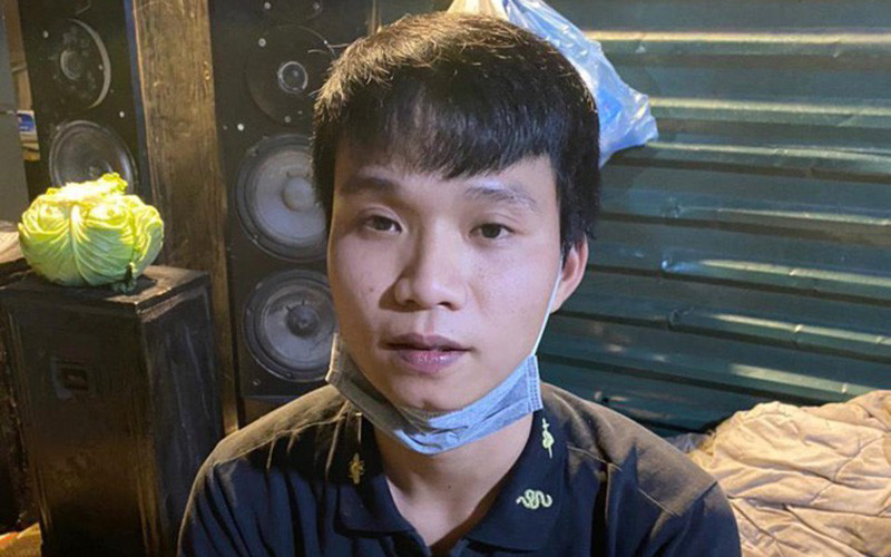 Đối tượng dùng dao cứa cổ tài xế taxi để cướp tài sản.