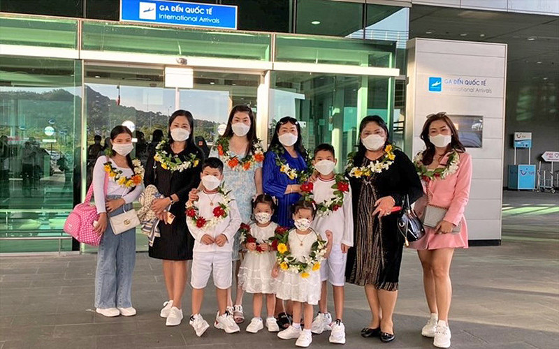 Đoàn du khách Lào có hành trình tham quan 4 ngày 3 đêm tại đảo ngọc Phú Quốc. 
