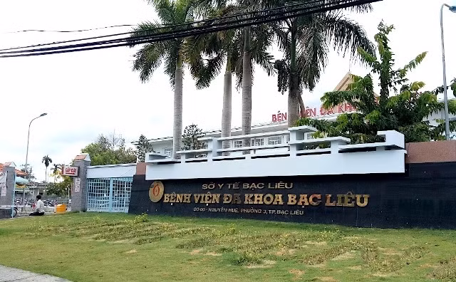 BVĐK Bạc Liêu, nơi bệnh nhân nhiễm Covid-19 tiếp xúc gần với người bán hàng rong.