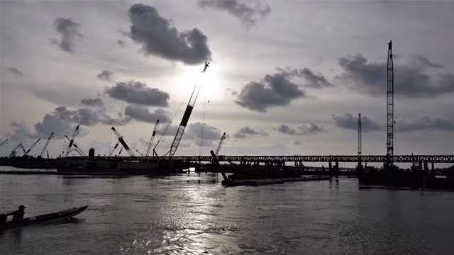 Trên công trình thủy lợi lớn nhất đồng bằng sông Cửu Long ảnh 16