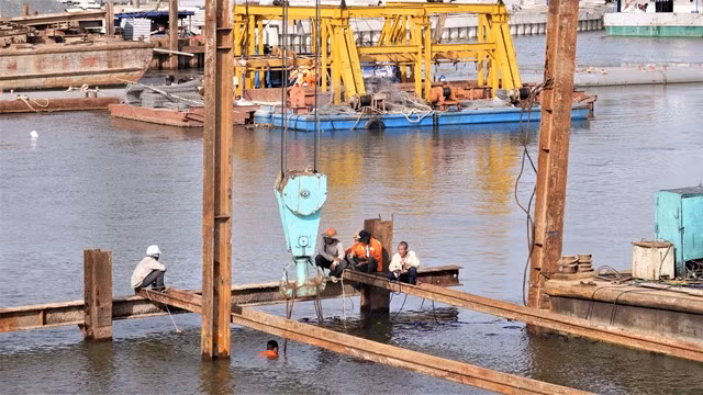 Trên công trình thủy lợi lớn nhất đồng bằng sông Cửu Long ảnh 5