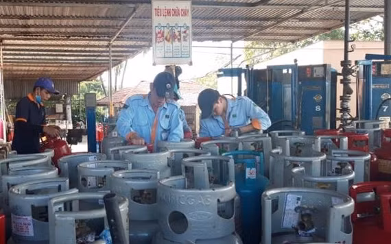 Giá gas bán lẻ tháng 7 tăng nhẹ so tháng trước.