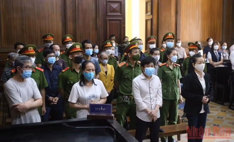 Các bị cáo tại phiên tòa.