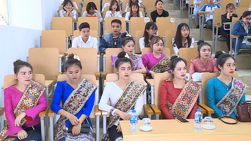 Thắm tình hữu nghị đặc biệt Thanh Hóa - Hủa Phăn -0