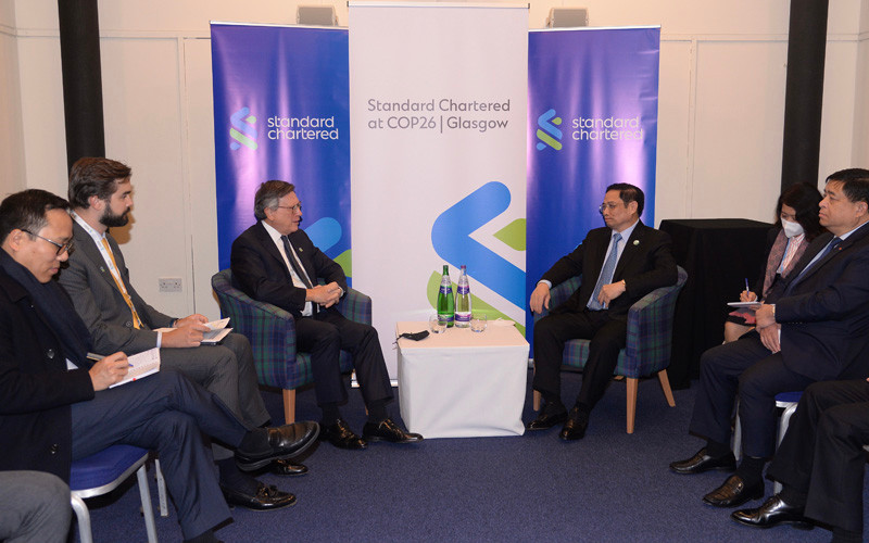  Thủ tướng Phạm Minh Chính tiếp Chủ tịch Ngân hàng Standard Chartered. 