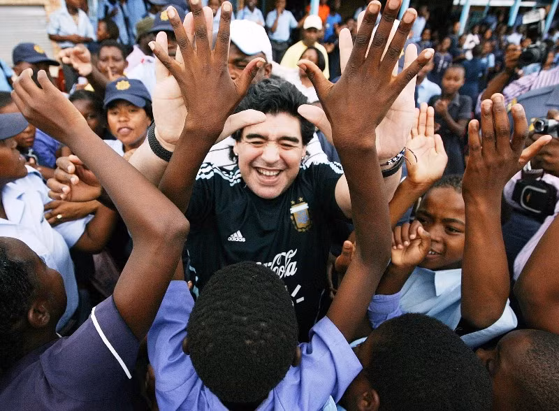 Ở Maradona có những yếu tố con người nhất trong số các vị thần. (Nguồn: Shutterstock)
