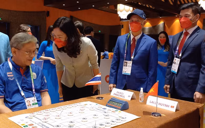 Các kỳ thủ thi đấu ở nội dung đồng đội nam cờ nhanh.