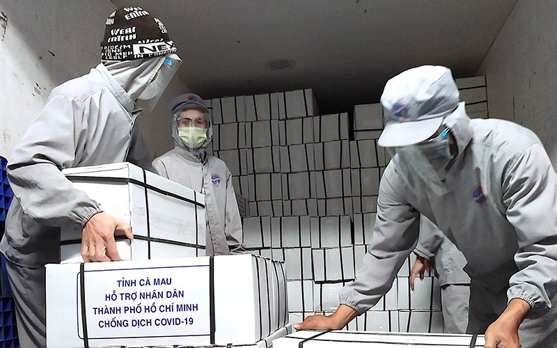 Cà Mau gửi hàng hóa hỗ trợ nhân dân TP Hồ Chí Minh chống dịch Covid-19 vào tháng 7/2021 Cà Mau sẽ đón toàn bộ người dân về khi bảo đảm an toàn phòng chống dịch -0