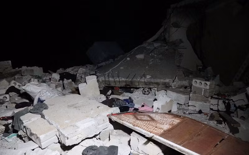 Hiện trường sau 1 cuộc đột kích chống khủng bố do lực lượng tác chiến đặc biệt của Mỹ thực hiện ở Atmeh, Syria, ngày 3/2/2022. (Ảnh: REUTERS)