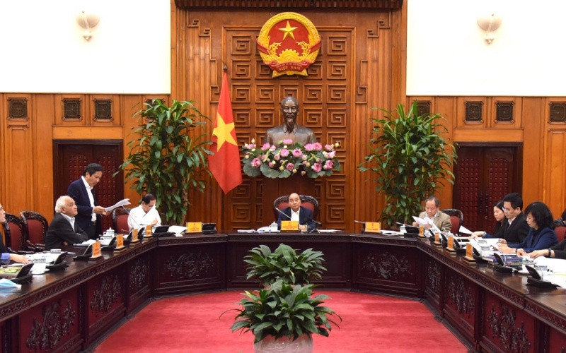 Quang cảnh cuộc họp với Ban Chỉ đạo biên soạn và xuất bản Lịch sử Chính phủ Việt Nam. Ảnh: TRẦN HẢI Thủ tướng Nguyễn Xuân Phúc chủ trì cuộc họp với Ban Chỉ đạo biên soạn và xuất bản Lịch sử Chính phủ Việt Nam -0