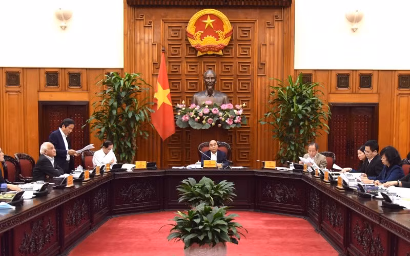 Thủ tướng Nguyễn Xuân Phúc chủ trì cuộc họp với Ban Chỉ đạo biên soạn và xuất bản Lịch sử Chính phủ Việt Nam -0