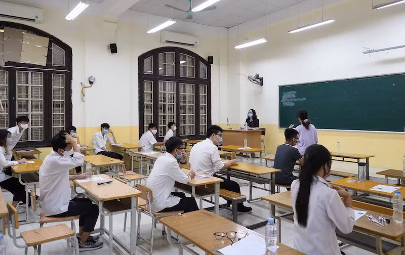 Chủ tịch Thành phố Hà Nội kiểm tra điểm thi có ba thí sinh thi riêng -1