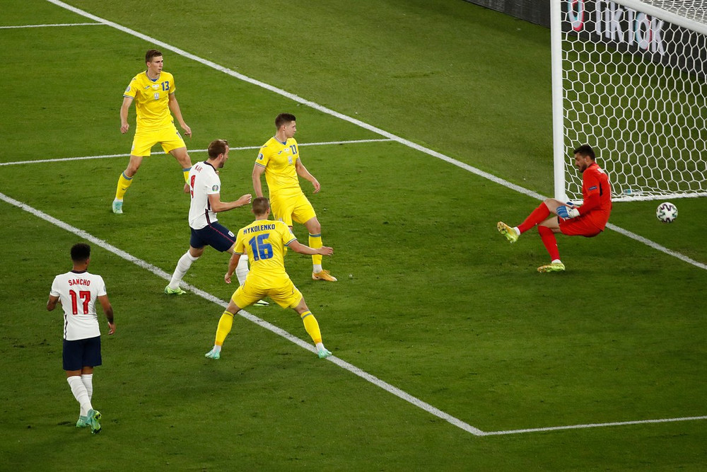 Harry Kane sớm đưa Anh vượt lên dẫn trước chỉ sau bốn phút bóng lăn. (Ảnh: UEFA) Harry Kane lập cú đúp, Anh thắng đậm Ukraine vào bán kết Euro 2020 -0