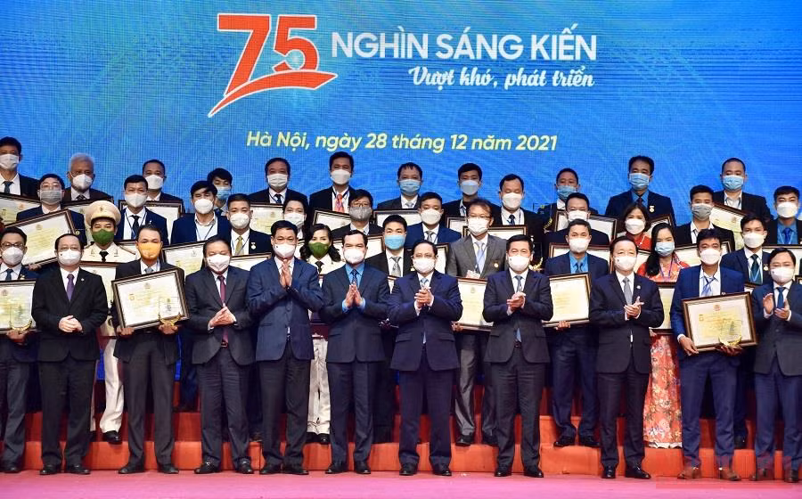 Thủ tướng dự Chương trình tôn vinh “75 nghìn sáng kiến, vượt khó, phát triển”, -5