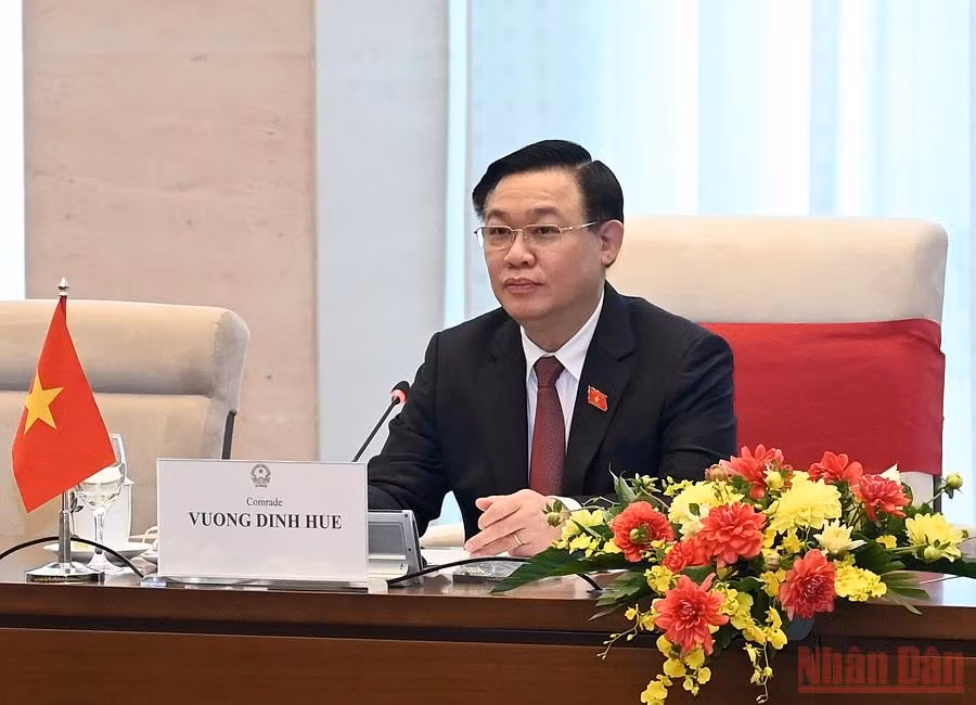 Chủ tịch Quốc hội Vương Đình Huệ hội kiến Thủ tướng Lào Phankham Viphavanh -4