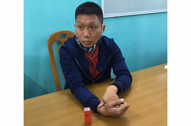 Giả con dấu, thu tiền trái phép của người dân qua chốt kiểm soát