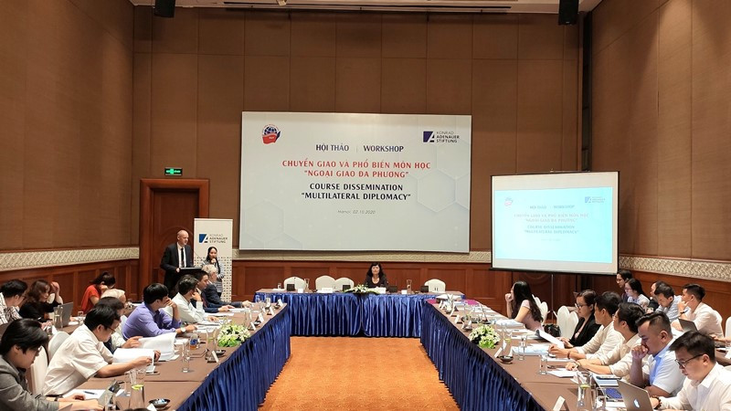 Toàn cảnh hội thảo “Chuyển giao và phổ biến môn học Ngoại giao đa phương”. Môn học “Ngoại giao đa phương” trong bối cảnh hội nhập hiện đại -0