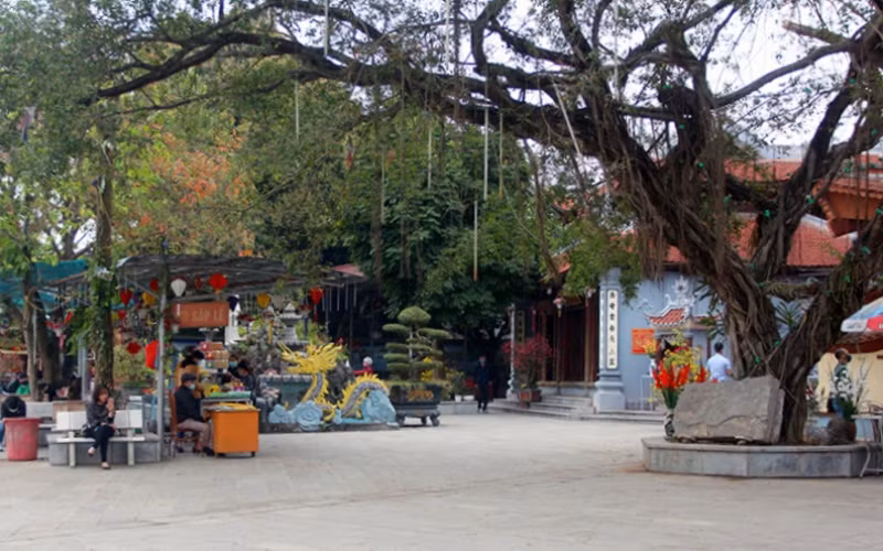 Du khách đến Khu di tích đền Hạ, phường Tân Quang, thành phố Tuyên Quang giảm mạnh so các năm.