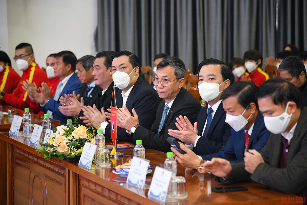 Các đại biểu tham dự Lễ mừng công đội tuyển nữ Việt Nam. (Ảnh: THÀNH ĐẠT) Tuyển nữ Việt Nam nhận thưởng lớn tại Lễ mừng công -0