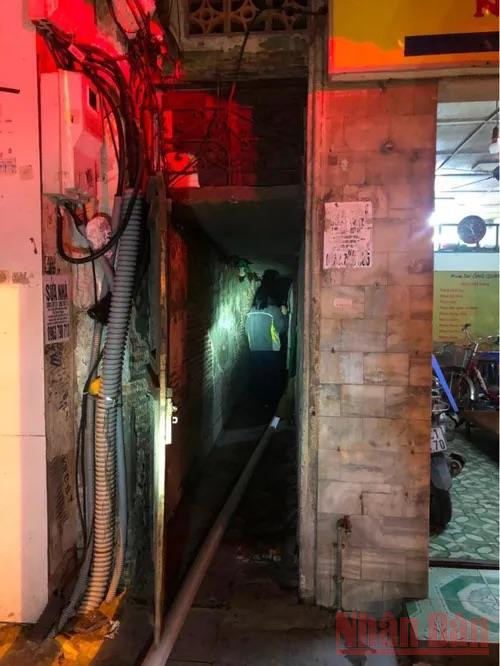 Ngõ 43 phố Bát Đàn, nơi xảy ra vụ cháy. Hà Nội điều tra, khắc phục hậu quả vụ cháy ở 43 Bát Đàn -0