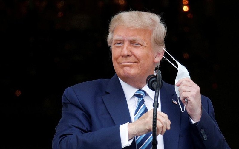 Tổng thống Mỹ Donald Trump tuyên bố mình đã miễn dịch với Covid-19. Ảnh: Reuters Mỹ ghi nhận gần 8 triệu ca bệnh Covid-19, châu Âu đối mặt làn sóng lây nhiễm thứ 2 -0