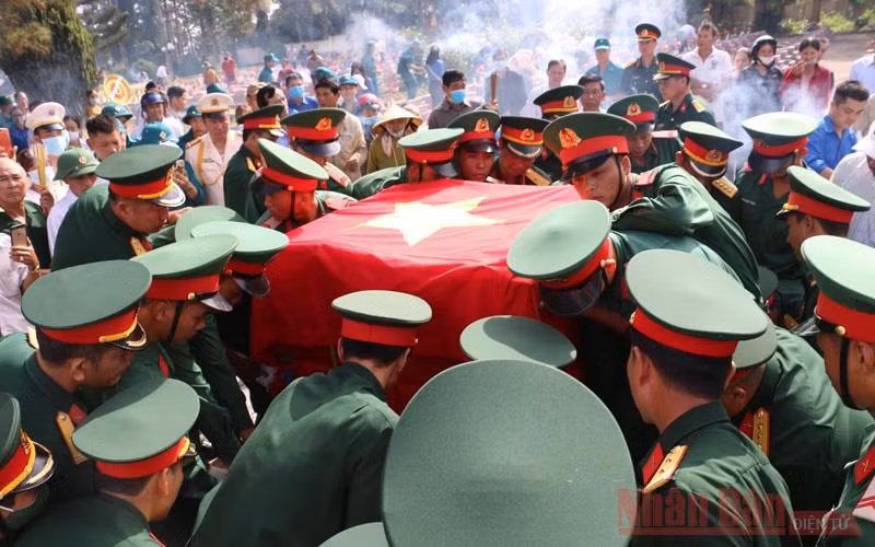 Truy điệu, an táng mộ tập thể các liệt sĩ mới phát hiện tại huyện Đắk Mil -0