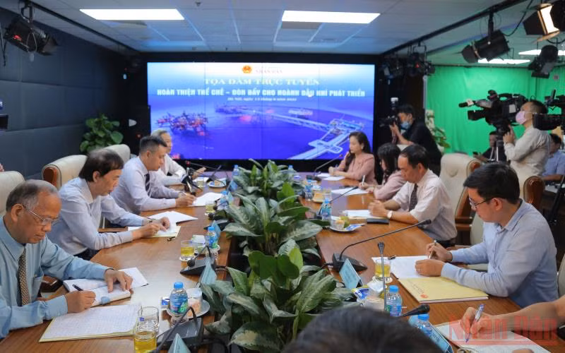 Toàn cảnh buổi tọa đàm.
