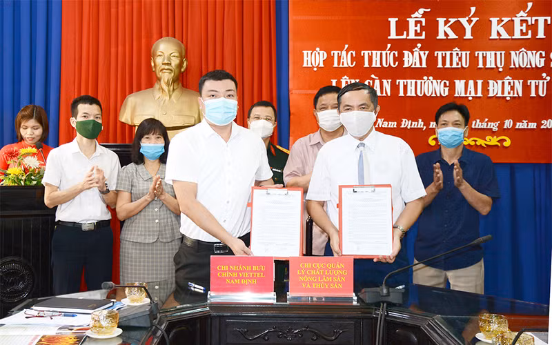 Ký kết đưa nông sản Nam Định lên sàn điện tử voso.vn.