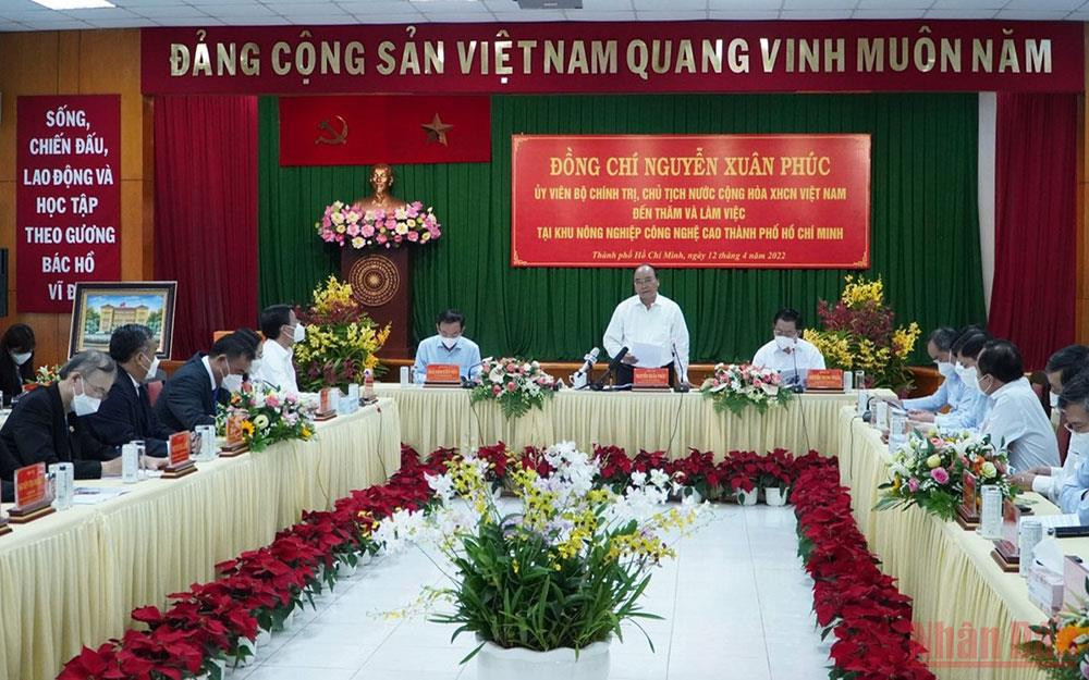 Chủ tịch nước Nguyễn Xuân Phúc làm việc tại Khu Nông nghiệp công nghệ cao TP Hồ Chí Minh. Chủ tịch nước trao Huân chương Lao động hạng Ba tặng huyện Củ Chi, TP Hồ Chí Minh -0