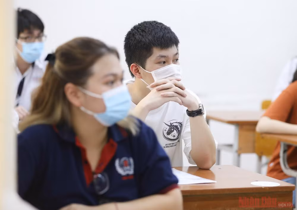 Thí sinh sẵn sàng bước vào ngày thi chính thức -0