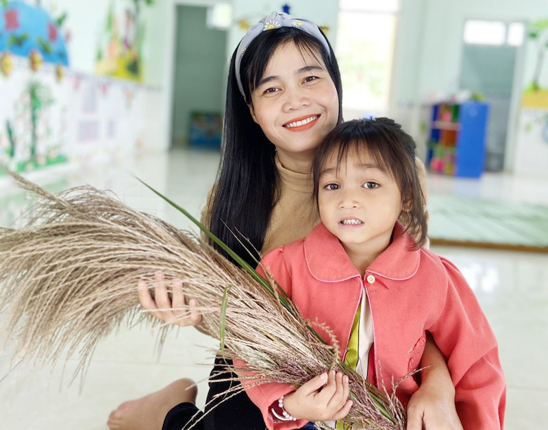 Những cô giáo ngược núi dạy chữ ảnh 1 Những cô giáo ngược núi dạy chữ -0