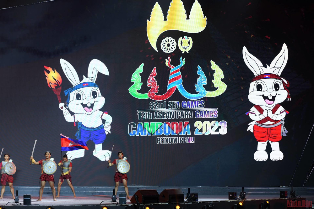 (Ảnh: Thành Đạt) Những màn trình diễn ấn tượng trong Lễ bế mạc SEA Games 31 -0