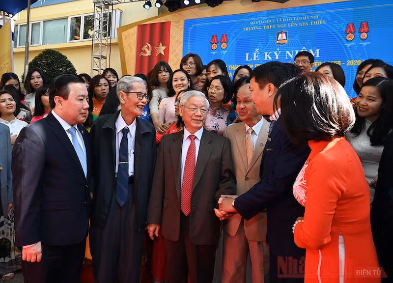 Tổng Bí thư, Chủ tịch nước Nguyễn Phú Trọng dự Lễ kỷ niệm 70 năm thành lập Trường Nguyễn Gia Thiều -0