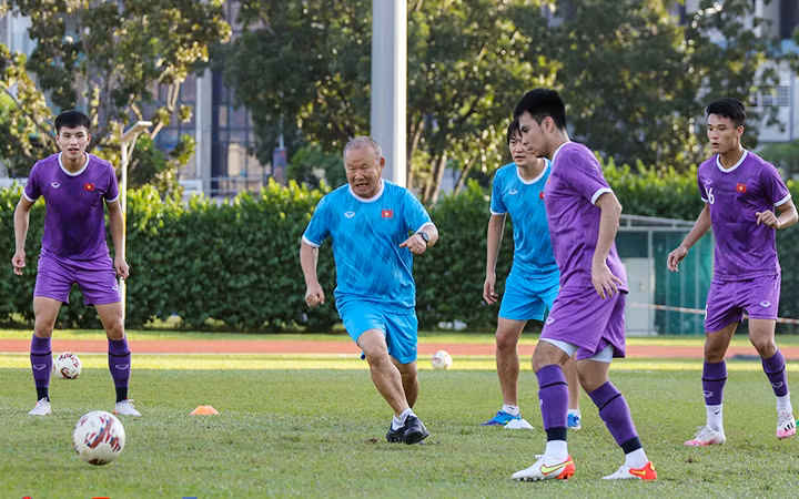 Đội tuyển Việt Nam tập luyện trước trận đấu với đội tuyển Indonesia. Ảnh VFF