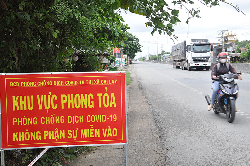 Phong tỏa một khu vực tại xã Nhị Quý, thị xã Cai Lậy (Tiền Giang) vì có ca dương tính với Covid-19.