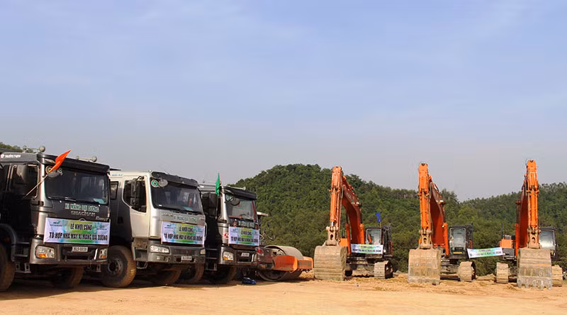 Thanh Hóa khánh thành và khởi công công trình chào mừng Đại hội Đảng bộ tỉnh lần thứ 19 -0