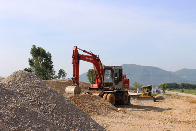 Xe máy thi công đường nối TP Thanh Hóa với Cảng hàng không Thọ Xuân. Thêm đường nối thành phố Thanh Hóa với Cảng hàng không Thọ Xuân -0