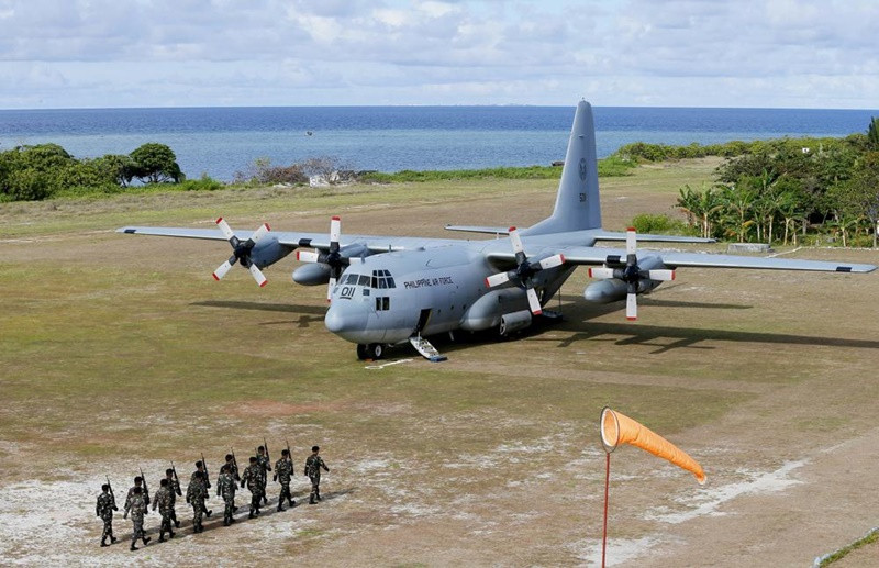 Hình ảnh một chiếc C-130 của Không quân Philippines từ năm 2017. (Ảnh: EPA) Hiện trường vụ rơi máy bay quân sự tại Philippines -0