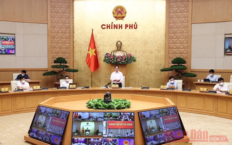Thủ tướng Phạm Minh Chính đánh giá cao sự nỗ lực, phấn đấu vượt qua khó khăn, thách thức của các tỉnh có dịch, trong đó có TP Hồ Chí Minh và các tỉnh lân cận, các lực lượng tuyến đầu. (ẢNH: TRẦN HẢI) Kết hợp sức mạnh tổng lực để kiểm soát, ngăn chặn, đẩy lùi dịch bệnh. -0