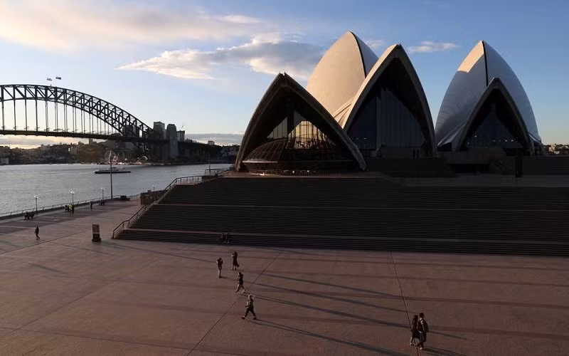 Lệnh giới nghiêm tại các điểm nóng dịch Covid-19 ở Sydney sẽ được dỡ bỏ từ đêm nay. (Ảnh: Reuters)